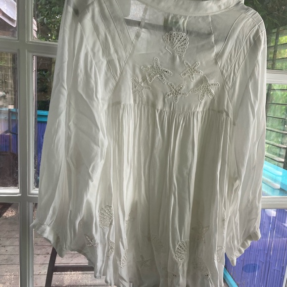 Beautiful long sleeve sea life button-down top made in Indonesia, size large - Picture 2 of 9